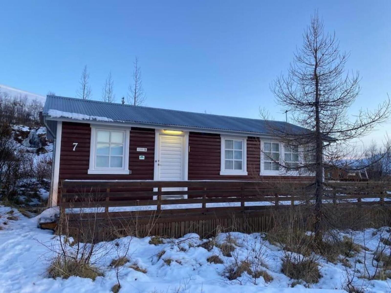 Cozy 2 Bedroom Cottage With Hot Tub Akureyri Eksteriør bilde